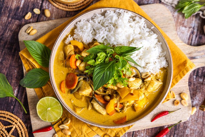 Gelbes Thai Curry mit Hähnchen