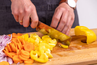 Paprika klein schneiden
