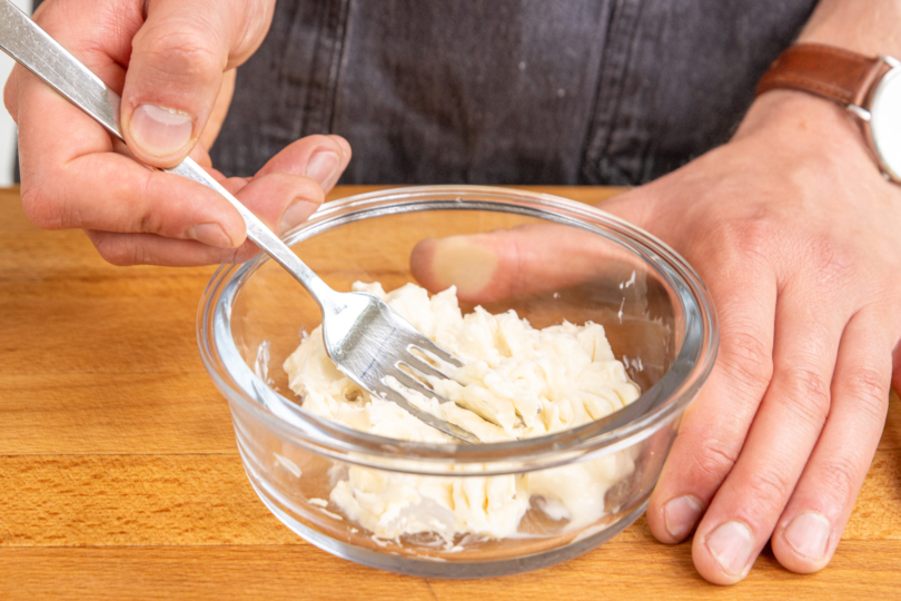 Gorgonzola zerdrücken