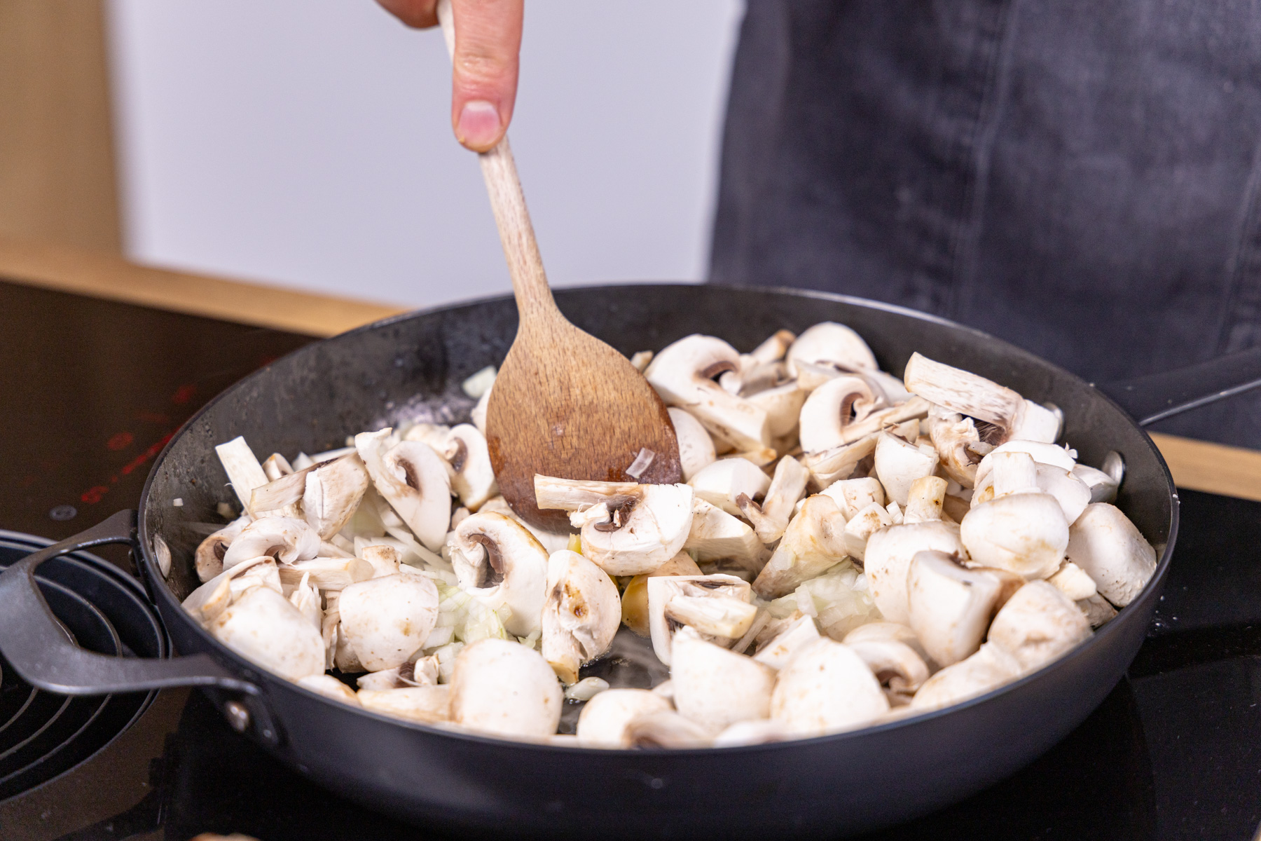 Jägerpfanne mit Pilzen und Spätzle: so lecker