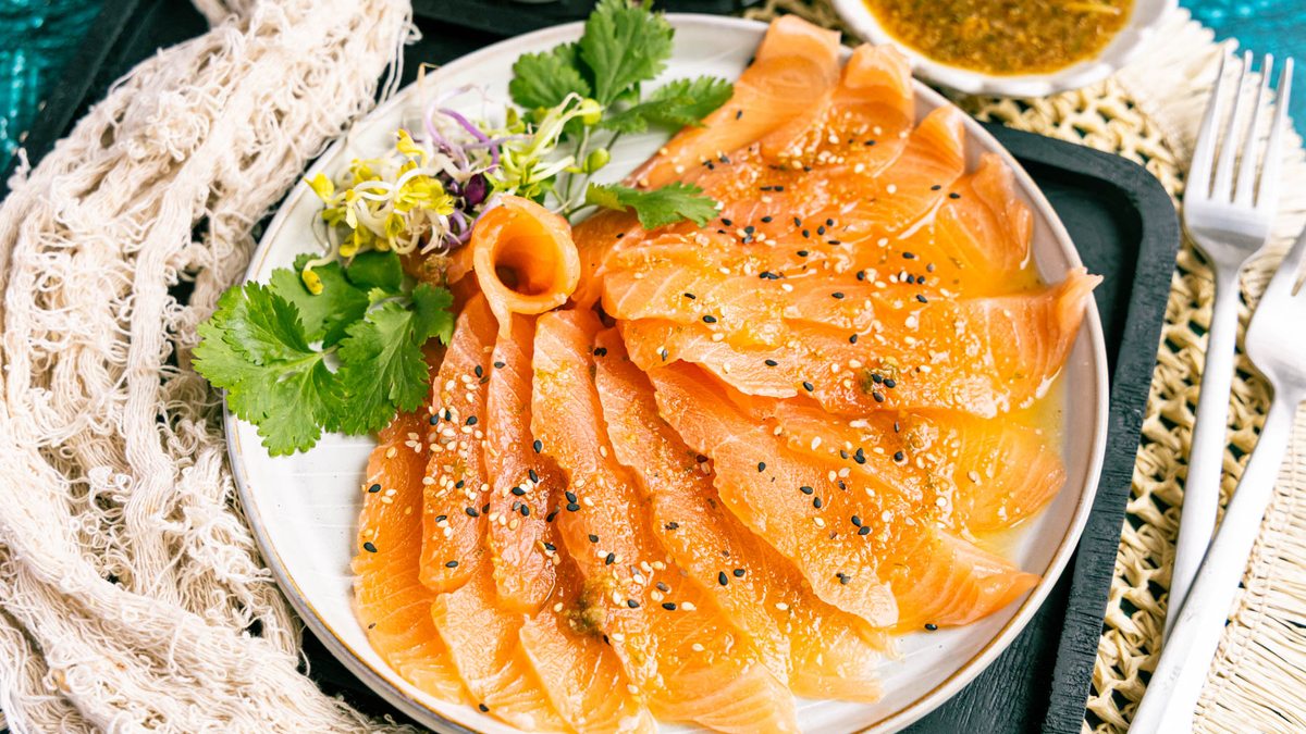 Lachs-Carpaccio mit asiatischer Marinade