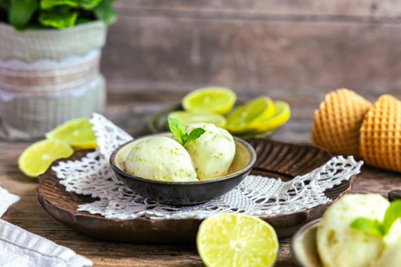Selbstgemachtes Limettensorbet