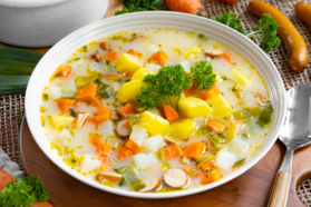 Omas Kartoffeleintopf mit Würstchen