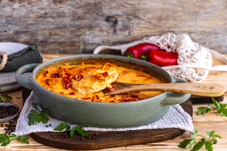 Paprika-Sahne-Hähnchenpfanne mit cremiger Soße