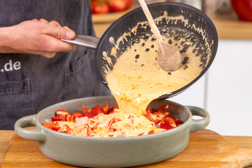 Sauce darüber gießen