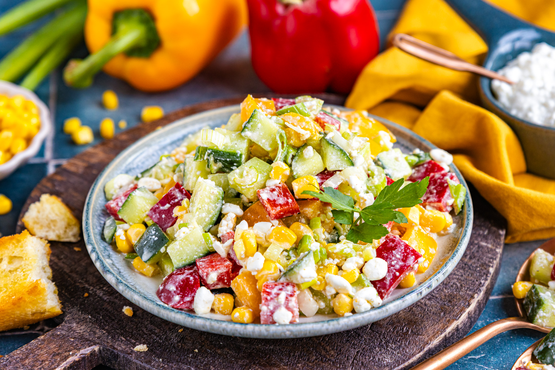 Salat mit körnigem Frischkäse