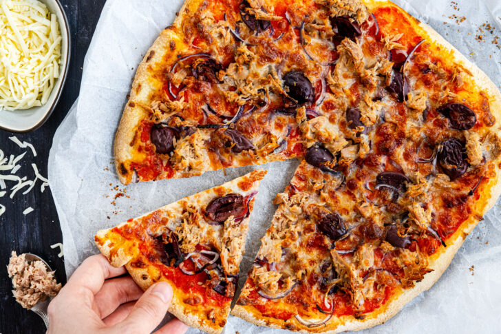 Thunfischpizza top down