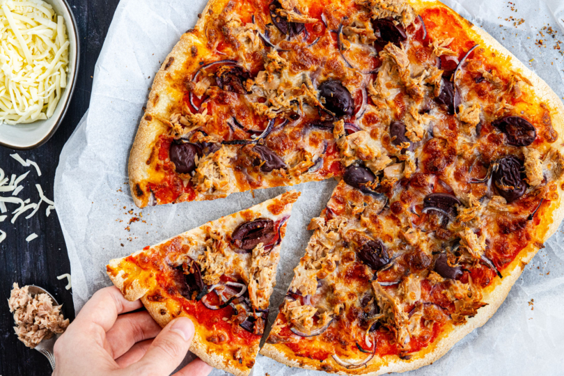 Thunfischpizza top down