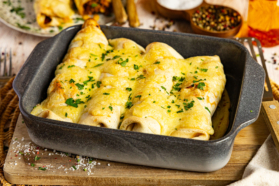 Überbackene Pfannkuchenrollen aus dem Ofen