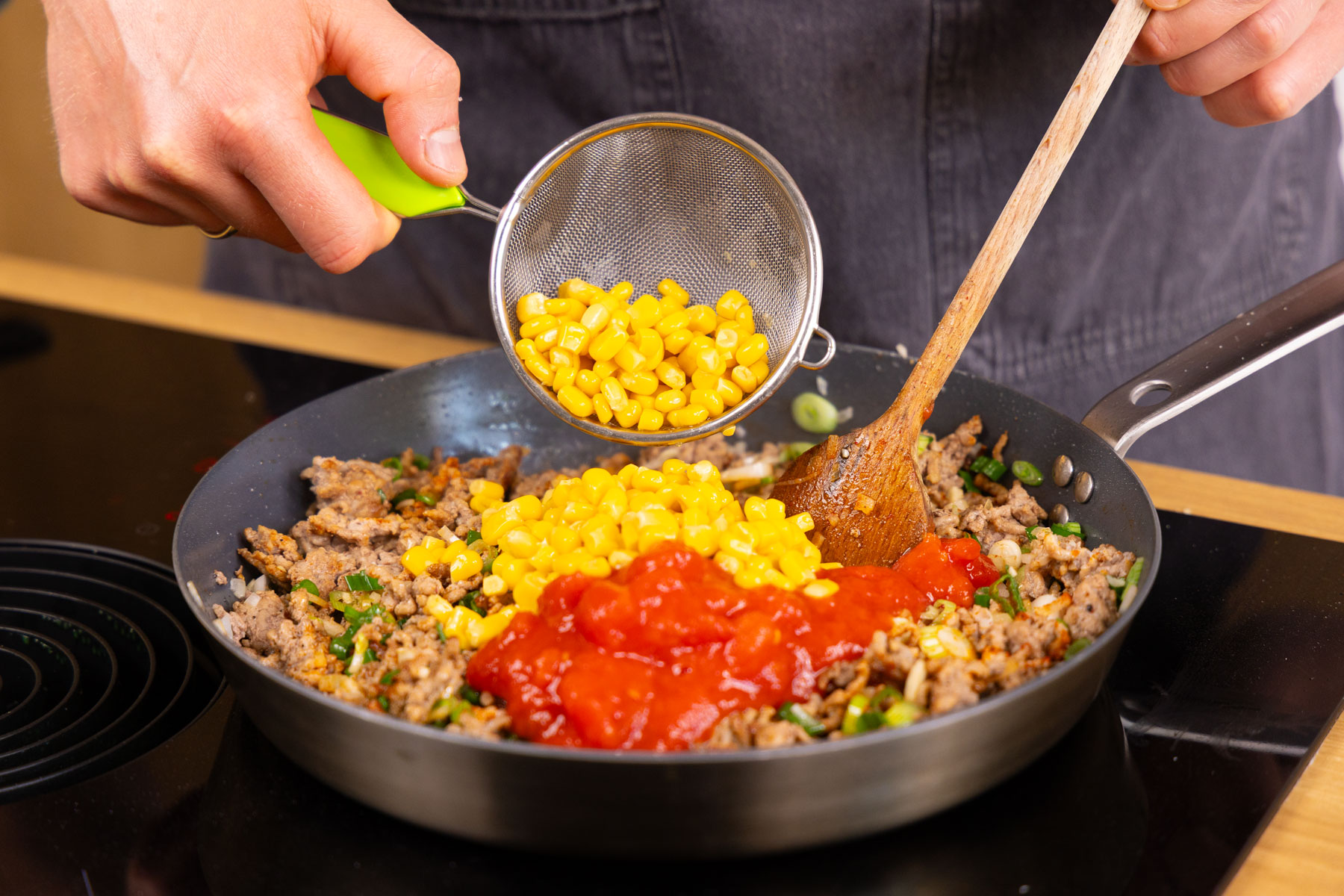 Überbackene Pfannkuchenrollen aus dem Ofen Überbackene Pfannkuchenrollen aus dem Ofen