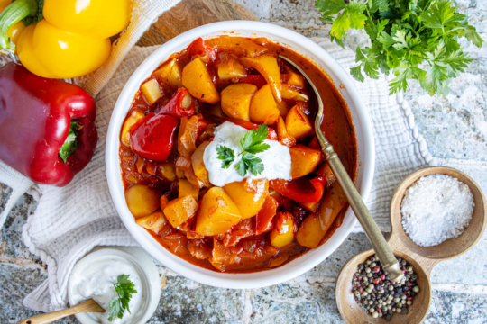 Vegetarisches Paprikagulasch