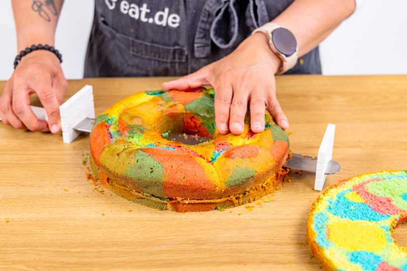 Kuchen waagerecht dritteln