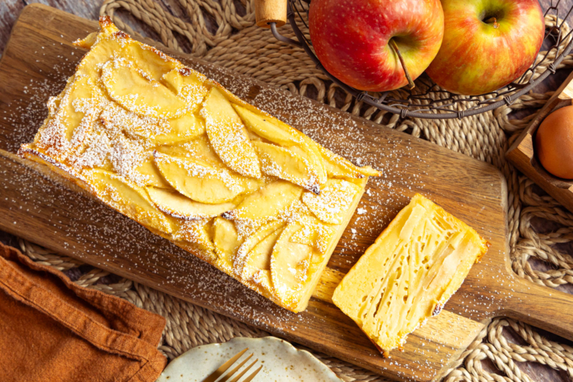 Apfelpfannkuchen in der Kastenform zubereiten