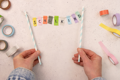 Bunter DIY-Tortenaufsatz