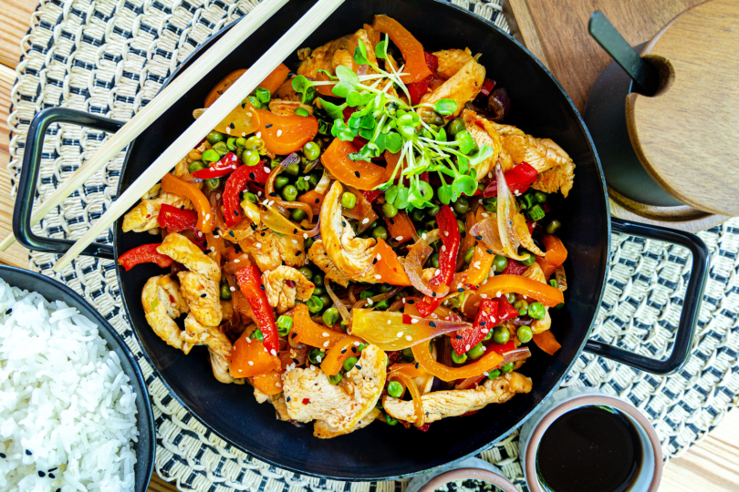 Chinesische Hähnchenpfanne mit Gemüse