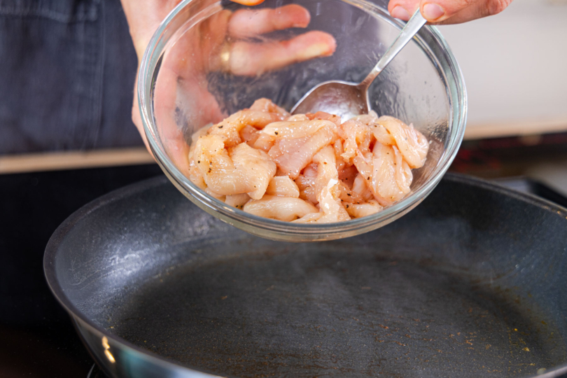 Hähnchen in Pfanne anbraten