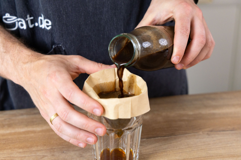 Cold Brew Kaffee filtern