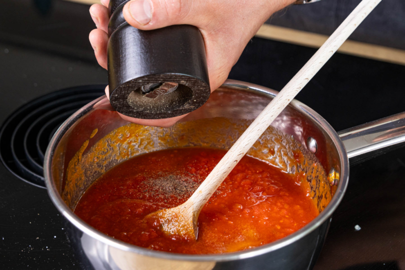 Curryketchup pürieren und abschmecken
