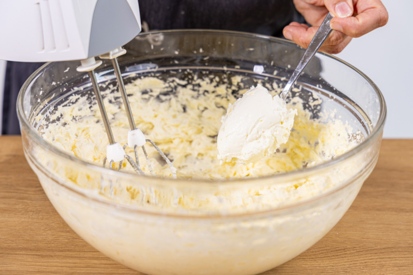 Frischkäse unterrühren