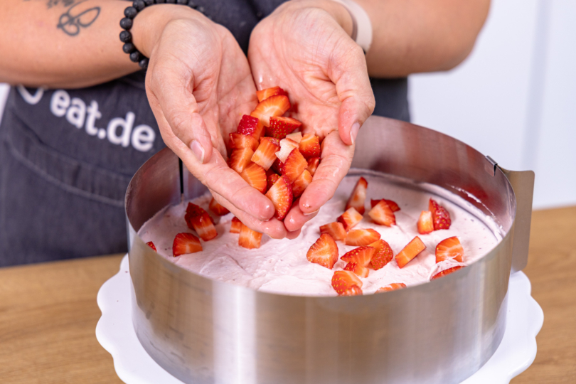 Erdbeeren darauf verteilen