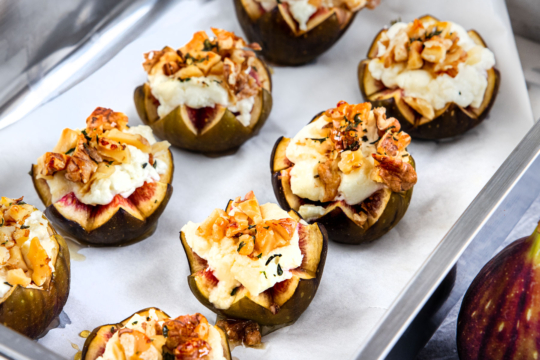 Feigen mit Ziegenkäse überbacken