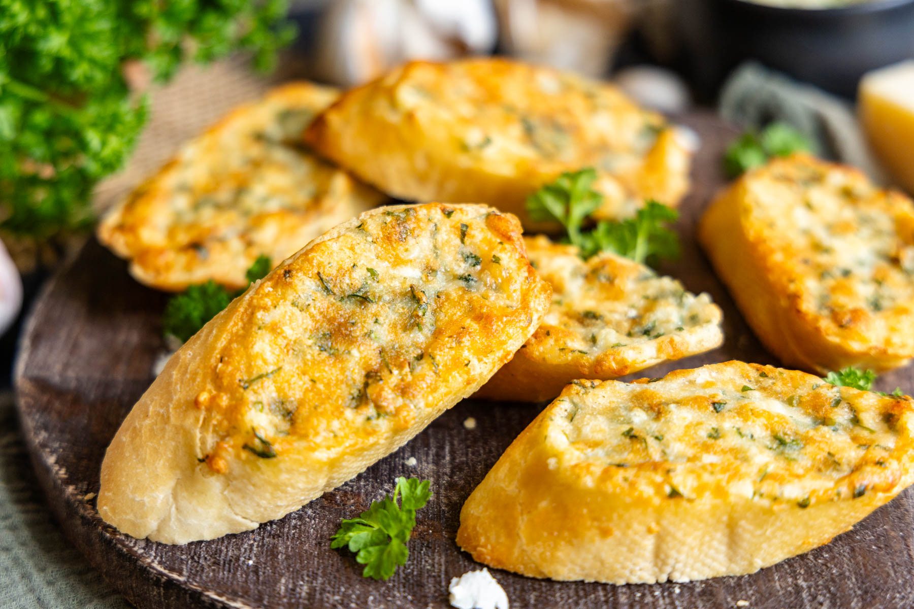 Geröstetes Knoblauchbrot aus dem Airfryer