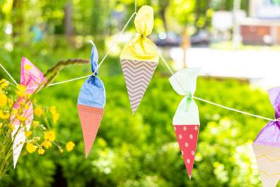 Schulanfangsdeko im Garten