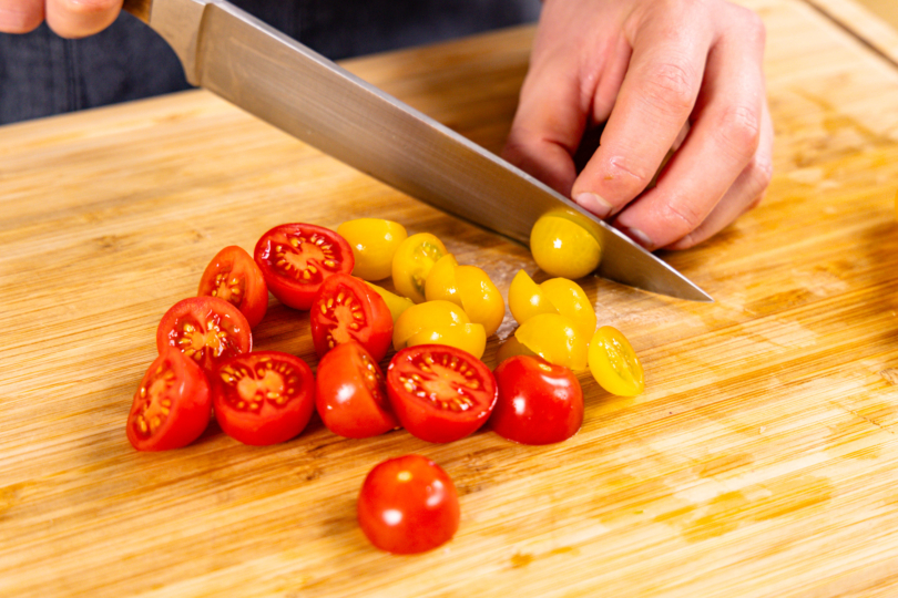 Tomaten halbieren