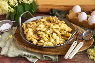 Holunderblüten-Kaiserschmarrn