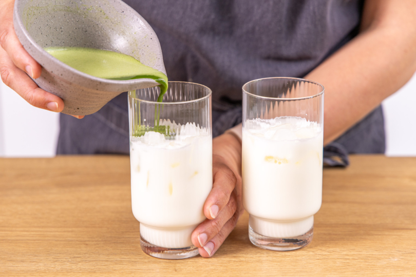Matcha dazu gießen