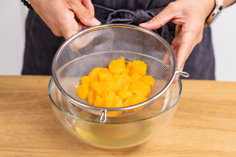 Mandarinen abtropfen lassen