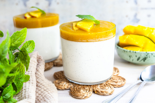 Kokos-Panna Cotta: cremiges Kokosmilch-Dessert