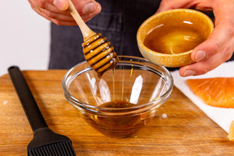 Honig zur Marinade geben