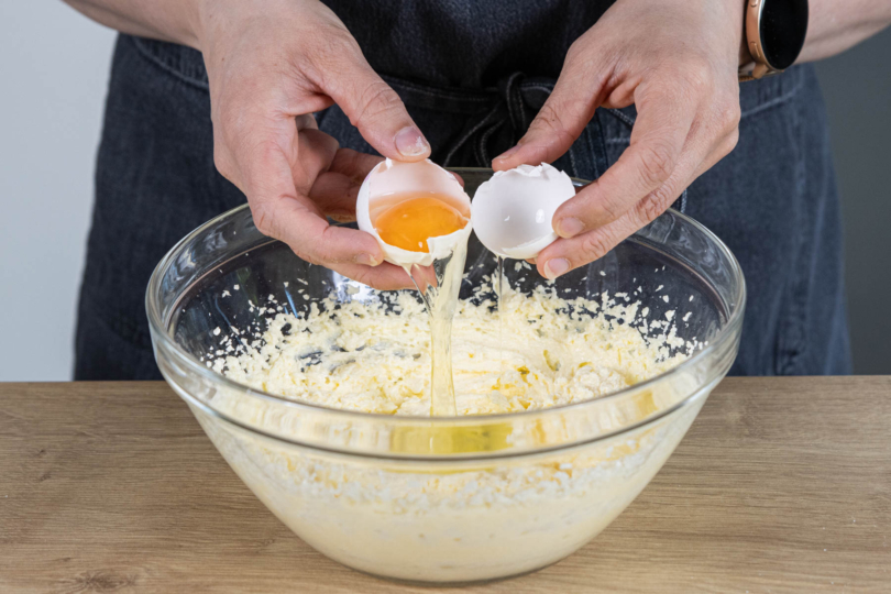 Eier dazugeben