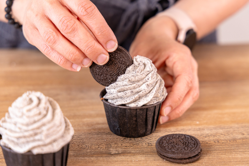 mit Oreo-Keks dekorieren