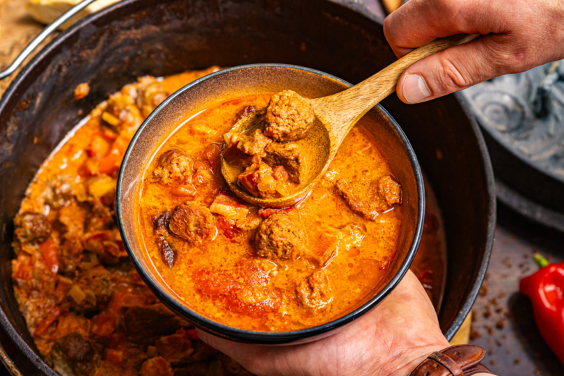 Eine Schale Pfundstopf aus dem Dutch Oven