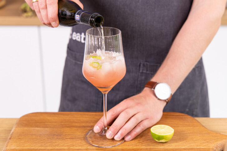 mit Prosecco auffüllen