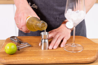 Holundersirup abmessen