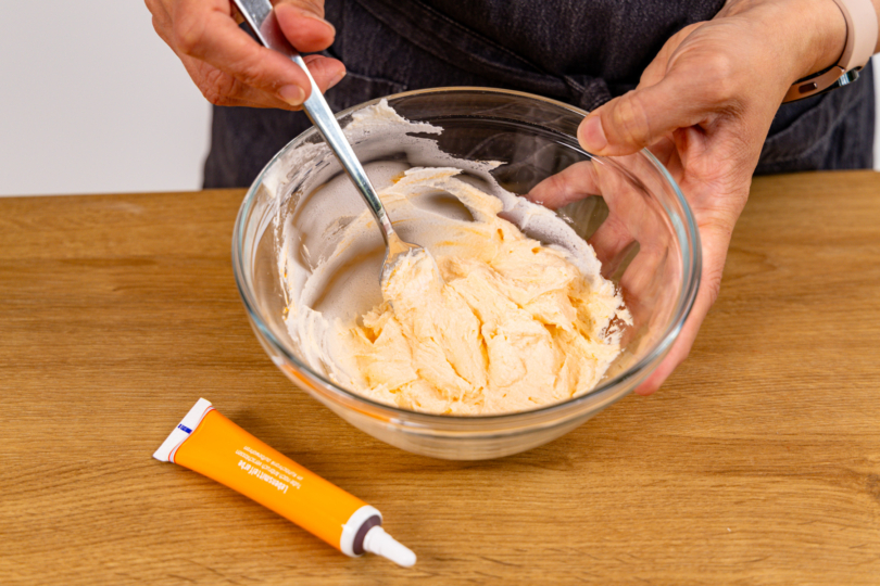 Creme gelb färben