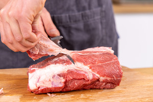 Fleisch von Fett befreien