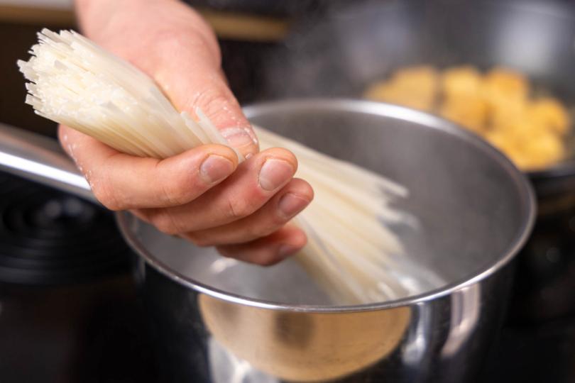 Reisnudeln kochen