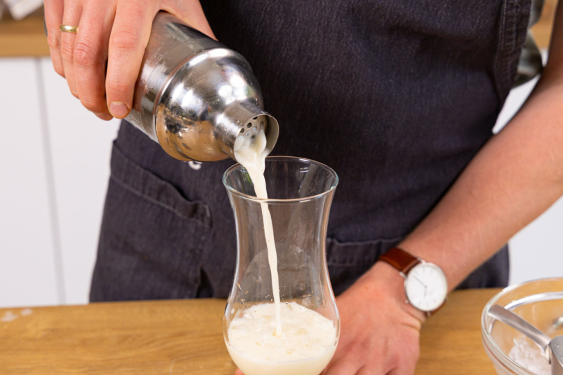 Virgin Piña Colada eingießen