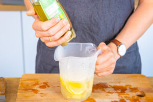 Agavendicksaft hinzu geben