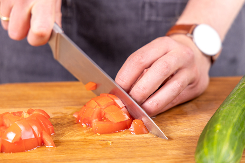 Tomate würfeln