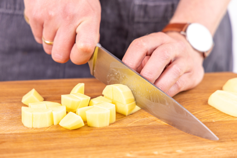 Kartoffeln würfeln