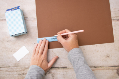 Abmessen mit Lineal und Bleistift