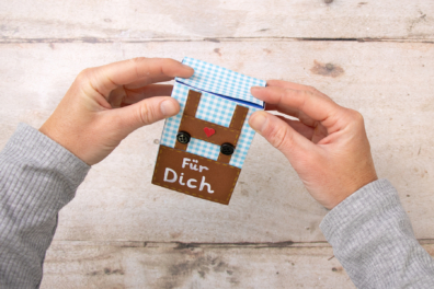 Deckel bekleben