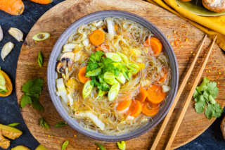 Glasnudelsuppe frisch zubereitet