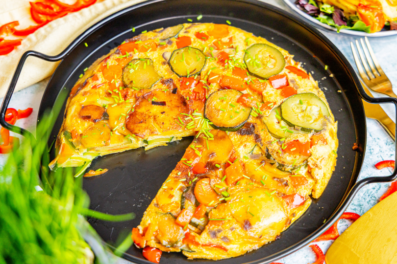 Kartoffel-Gemüse-Frittata: das einfache Rezept ganz