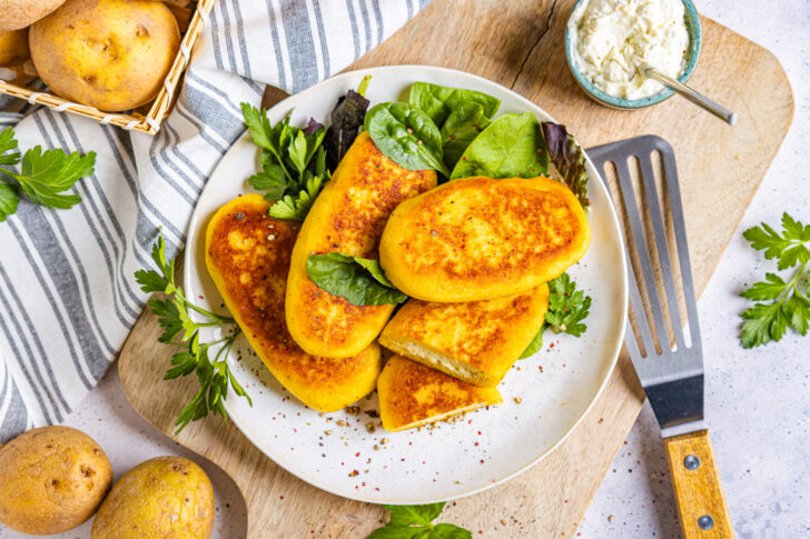 Kartoffeltaschen mit Frischkäse frisch zubereitet